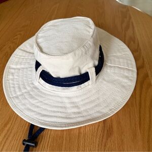 Unisex Cream Sun Hat with Navy Band
